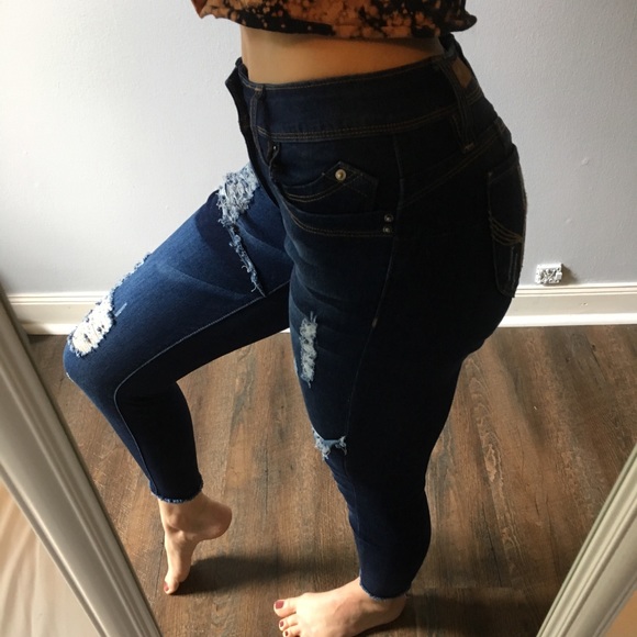 Distressed Dark Skinny Jeans - Picture 4 of 7